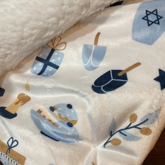 NWT MY LITTLE LIGHT REVERSIBLE HANUKKAH SUPER SOFT BABY BLANKET - Picture 6 of 9